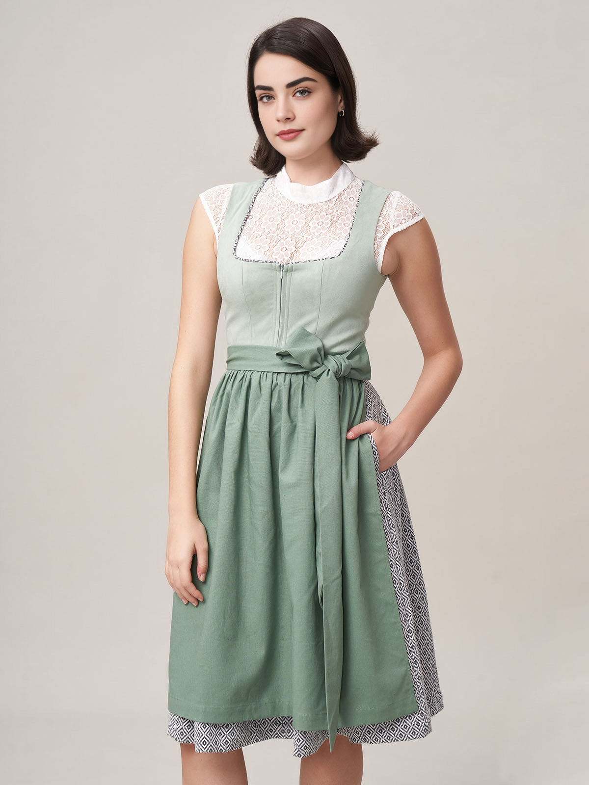 Dirndl Grau Rosa mit eleganter Schürze
