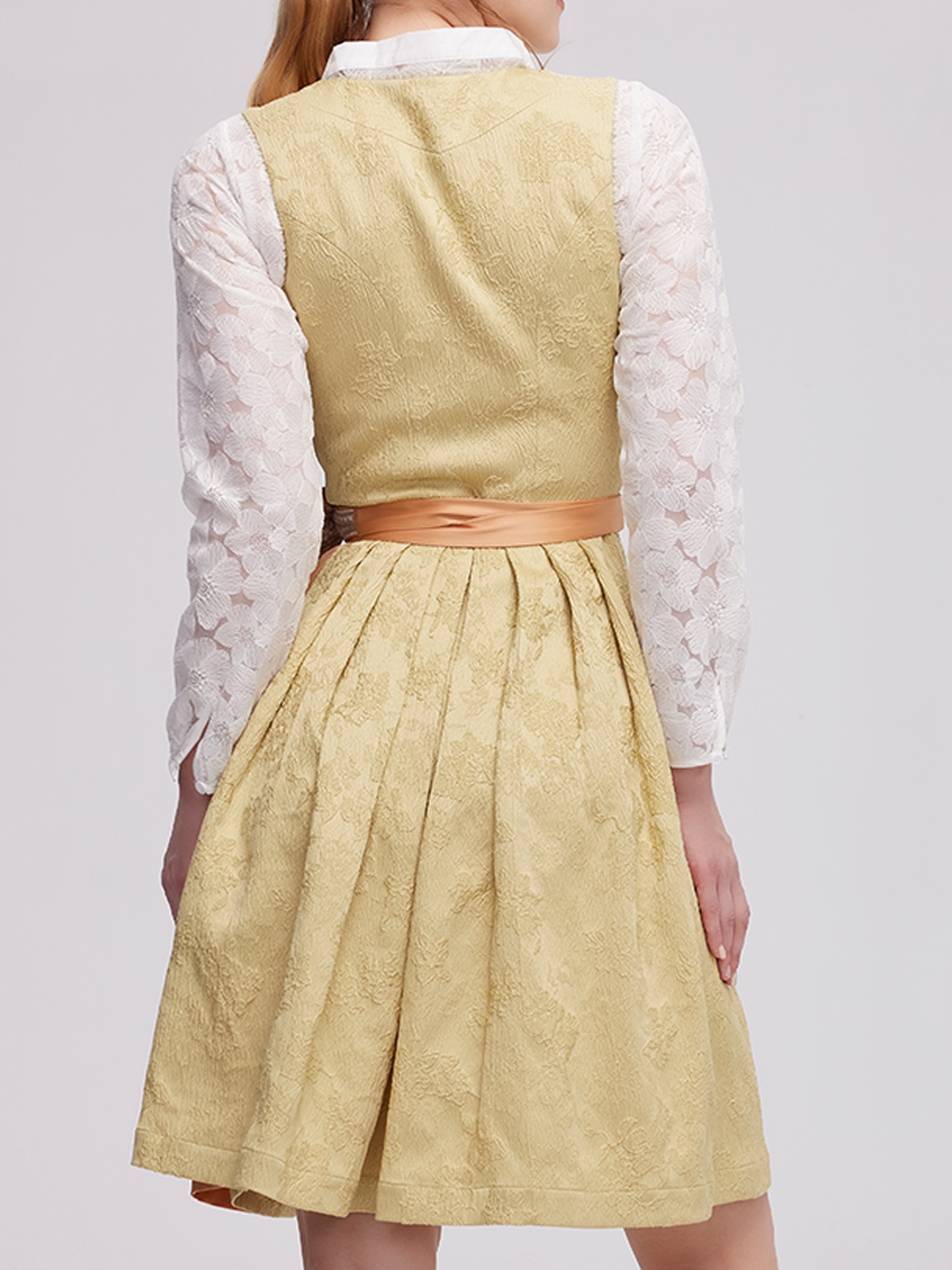 Dirndlbluse dunkelblau mit gelbem Dirndl