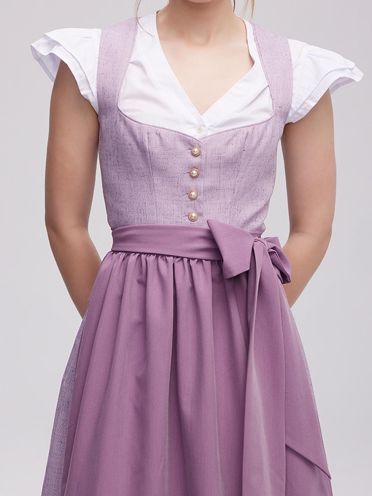 Dirndl in lila mit 70 cm Länge