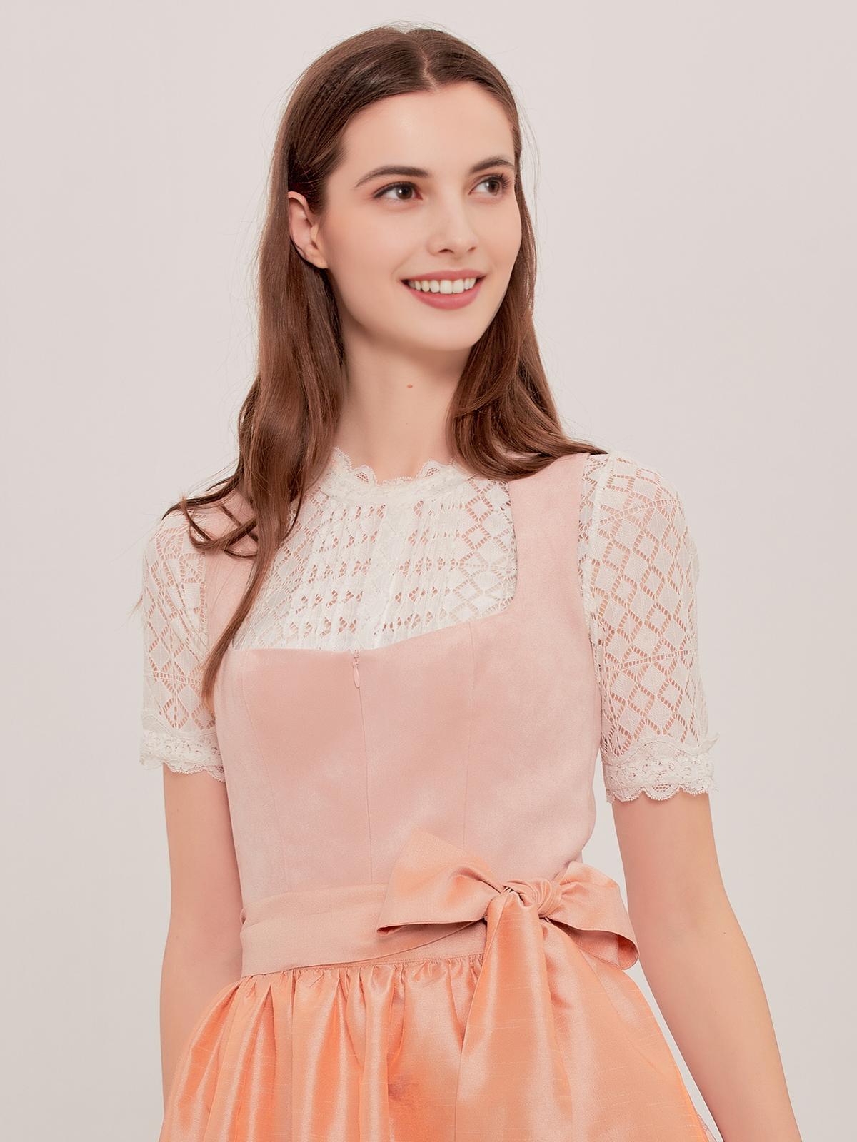 Modernes rosa Dirndl von Jamei