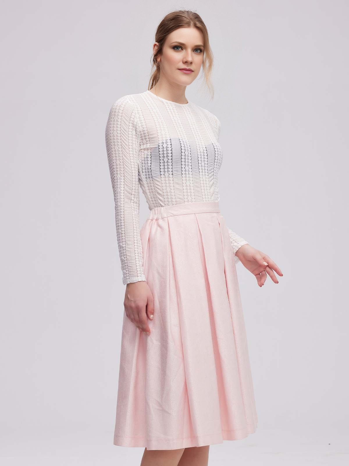 Braunes Dirndl mit modernem Schnitt