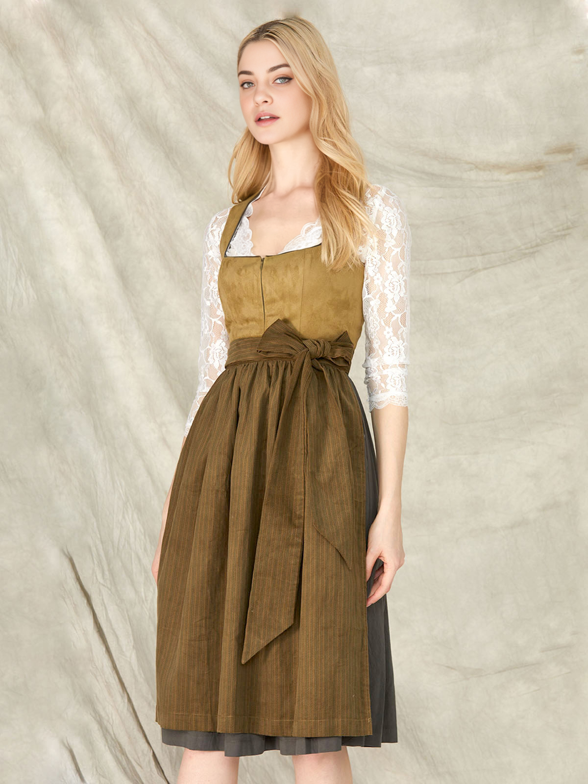 Modernes Dirndl 50 cm in Grün