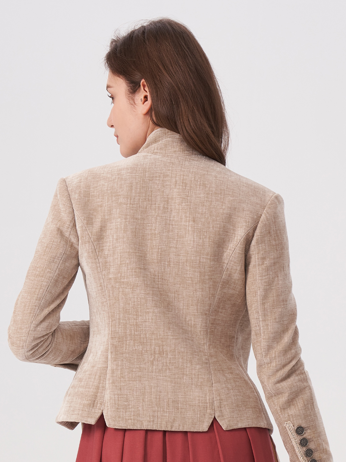 Braune Lederhose im modernen Stil