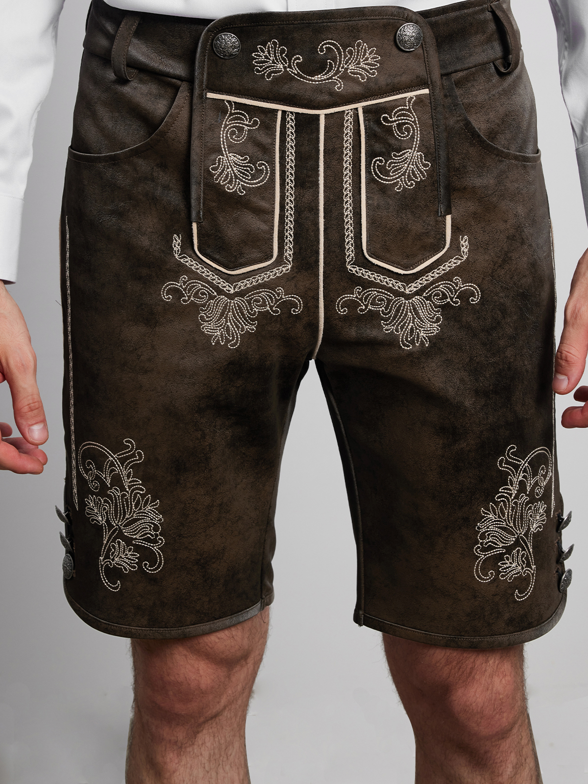 Modernes dunkelgrünes Dirndl samt mit taillierter Silhouette