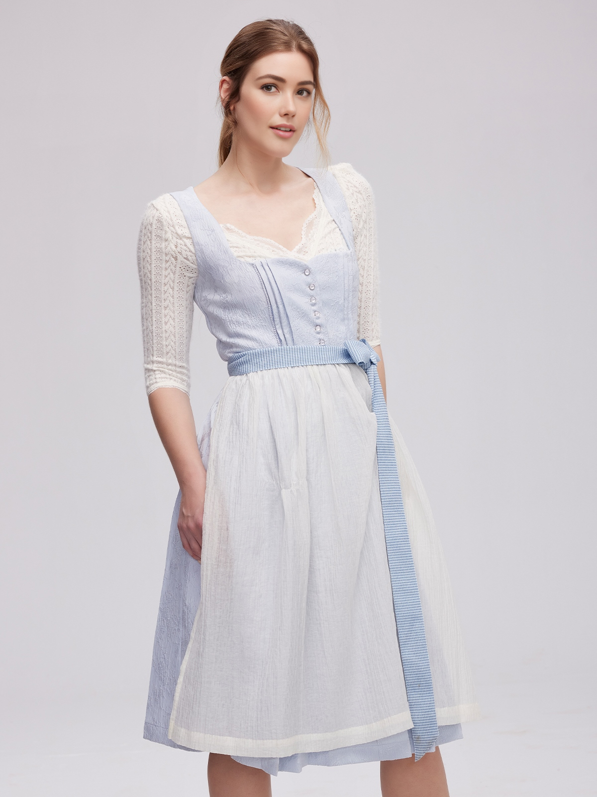 Dirndl Schwarz Glitzer – Eleganz mit funkelnden Akzenten