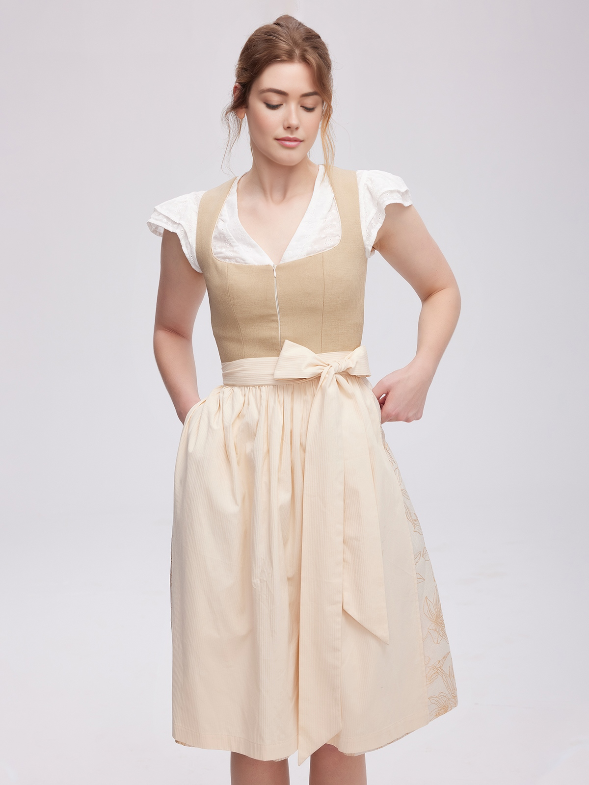 Dirndlbluse pink in eleganter Ausführung