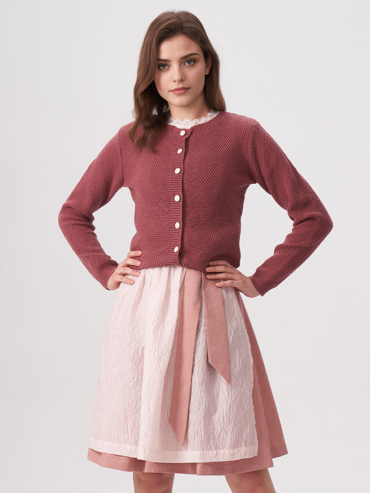 Modernes Dirndl in Lila