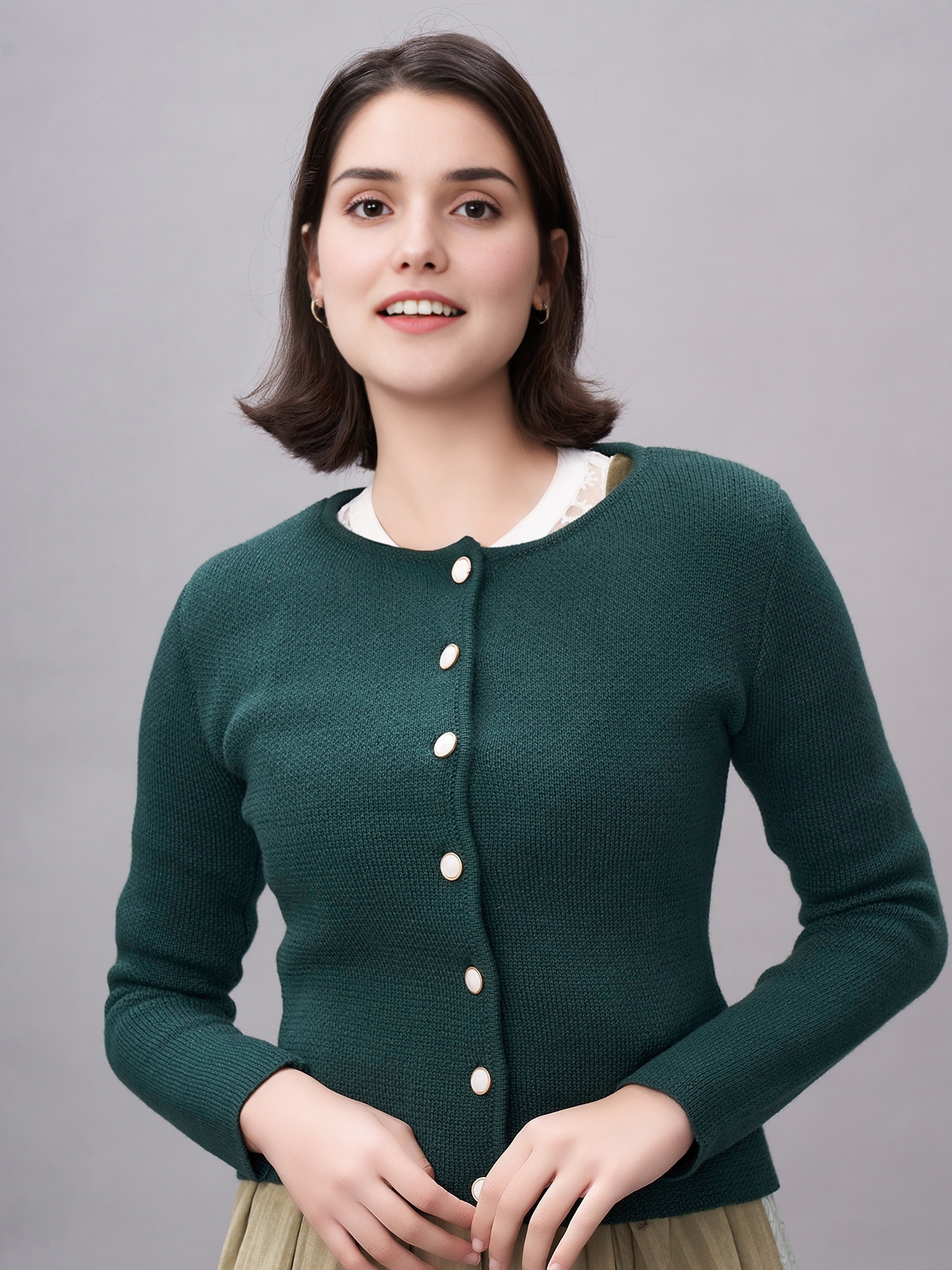 Dirndl in Grün mit traditioneller Schürze