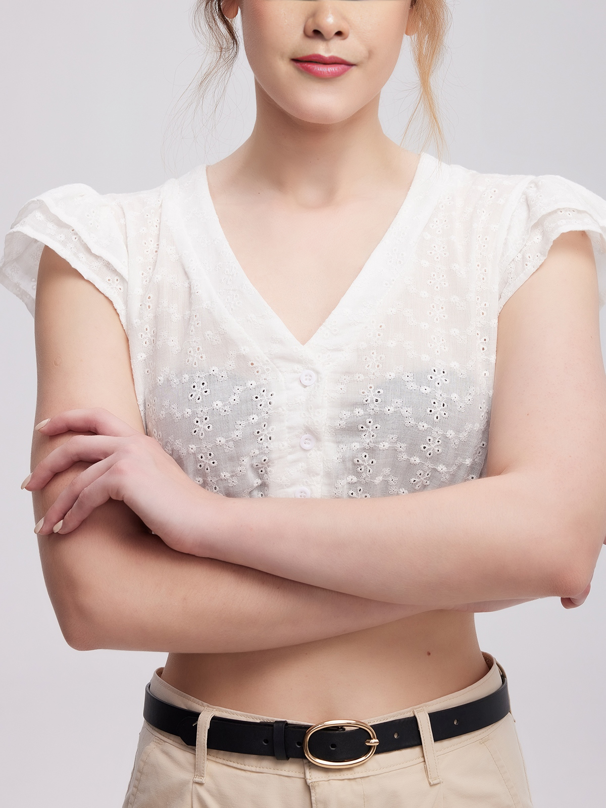 Modernes Dirndl in Weiß – perfekt für den Alltag