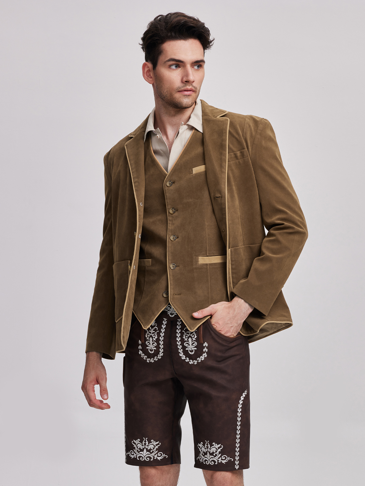 Moderner Dirndl-Look in Gelb