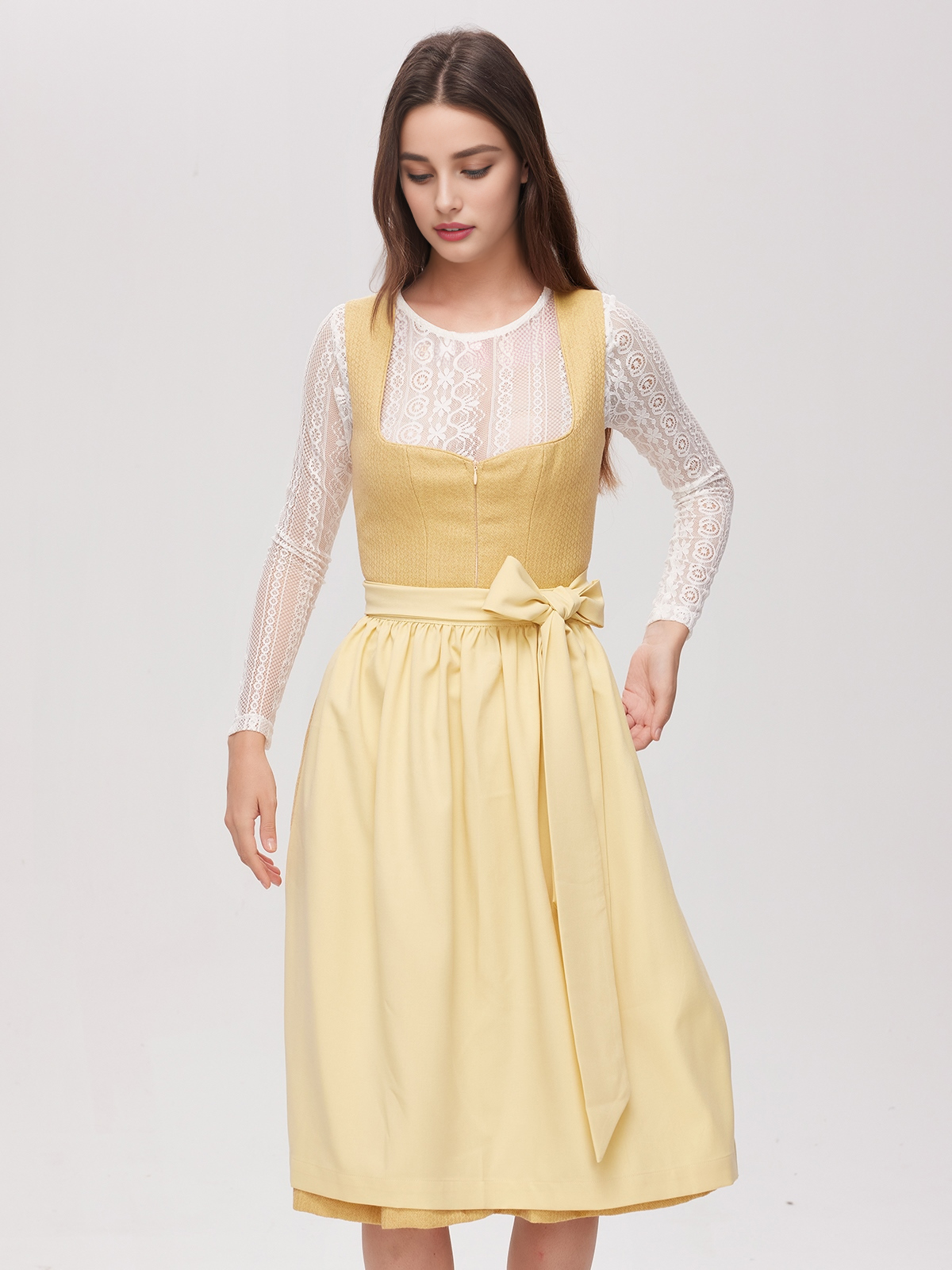 Moderne Dirndlbluse in Gelb