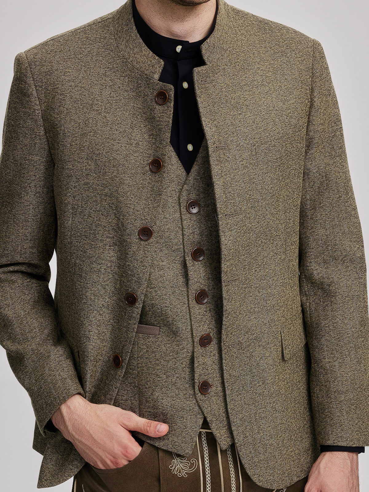 Moderne Dirndlbluse in Gelb