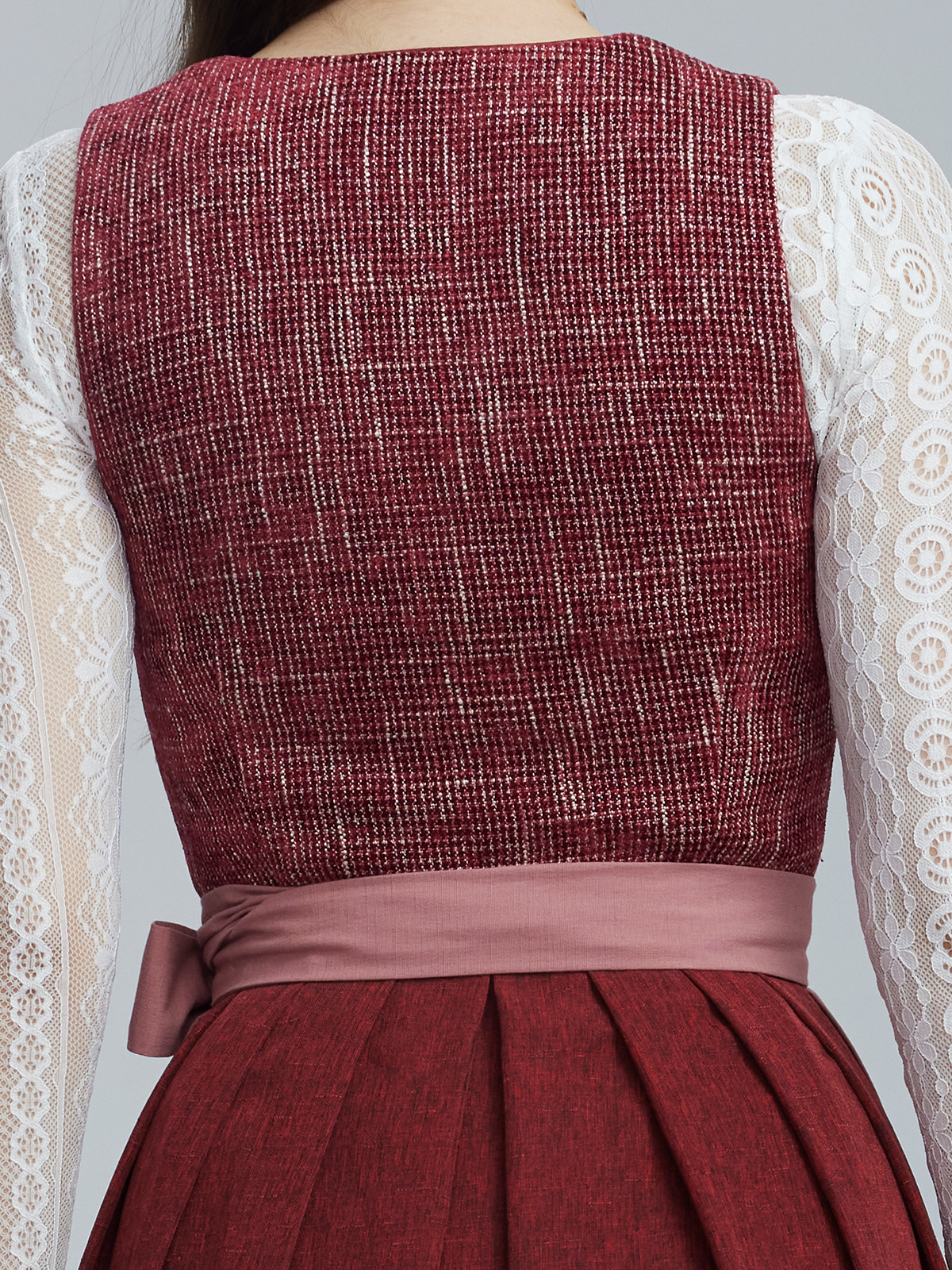 Modernes Dirndl Langarm in Rot